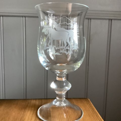 Villmark rødvinsglass m/elgmotiv