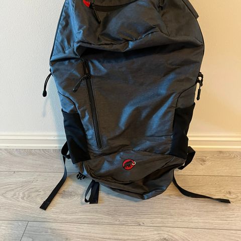 Mammut sekk 30L med regncover