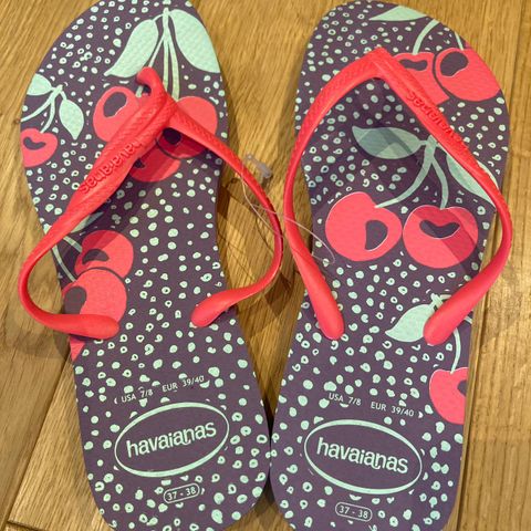 Helt nye Havaianas, str 37 - 38 (EUR 39-40) til salgs.