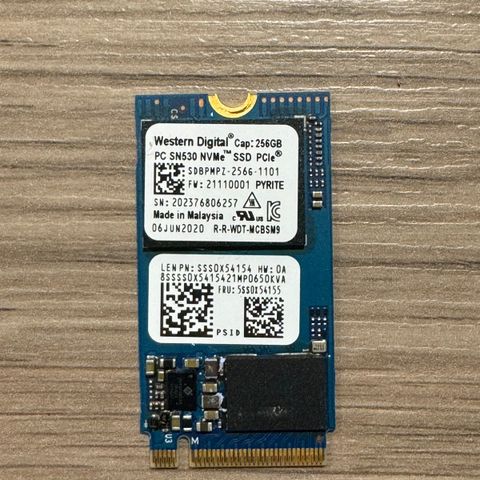 Western Digital M2 SSD, 2242 og 256GB