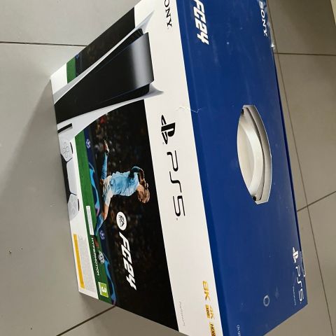 PlayStation 5 med fc 24