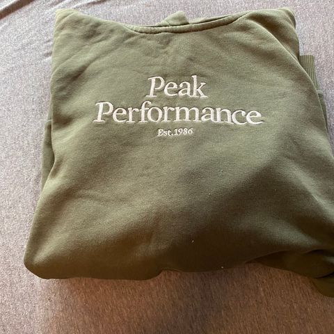 Peak Performance hoddie