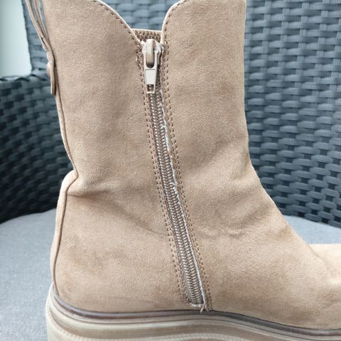 Long winter boots size 40