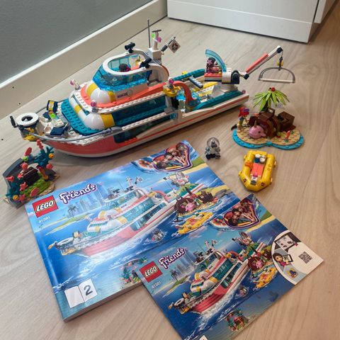 Lego friends rescue boat