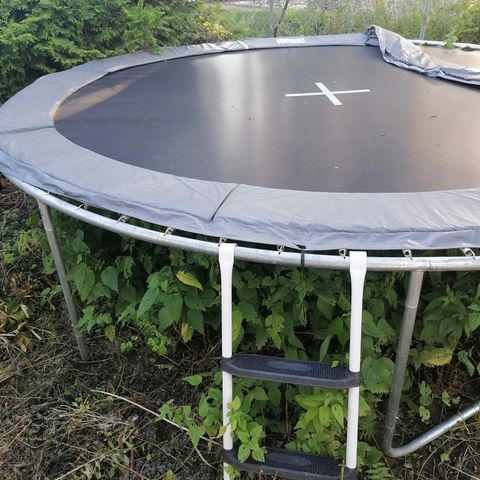 Trampoline m/sikkerhetsnett