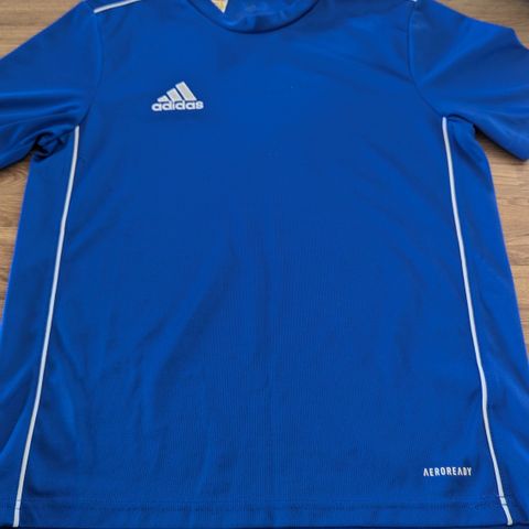 Adidas teknisk T shirt