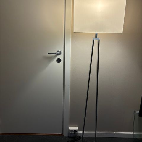 Gulvlampe klabb Ikea