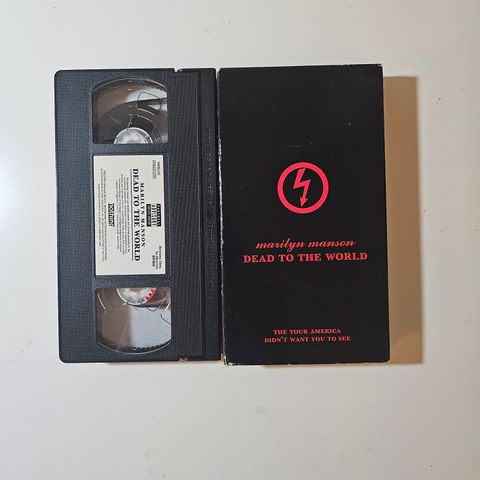 MARILYN MANSON - DEAD TO THE WORLD (VHS - NTSC)