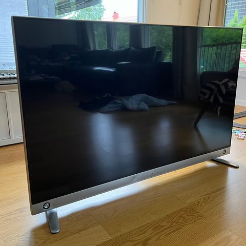 Defekt LG 55LA965W 55’’ LED-tv gis bort mot henting.