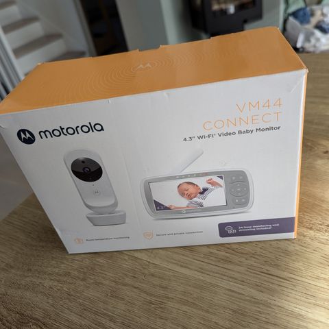 Motorola VM44 babycall med kamera og eske