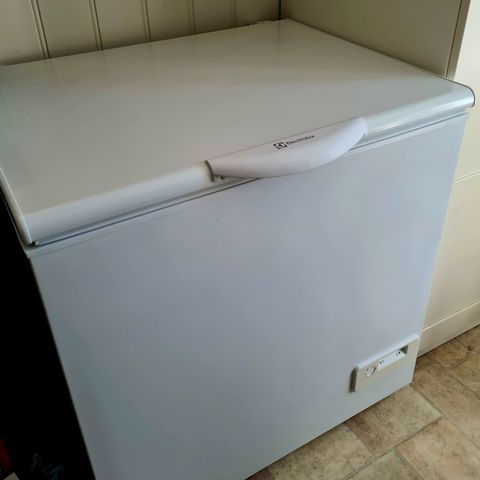 Electrolux fryseboks 210 liter