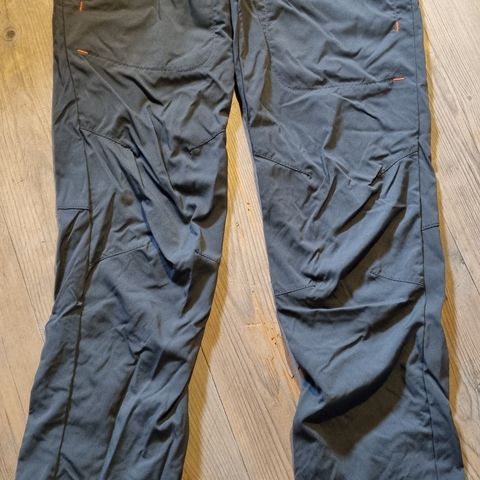 Pent brukt Bergans bukse og shorts str 140