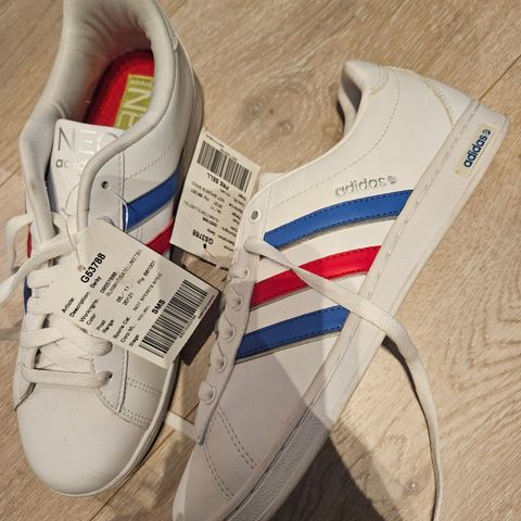 Adidas sko 42 2/3