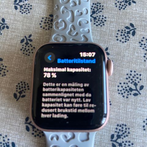 Apple Watch SE GPS  og Cellular 40mm