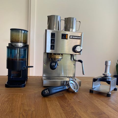 Rancilio Silvia espressomaskin med Rocky kvern