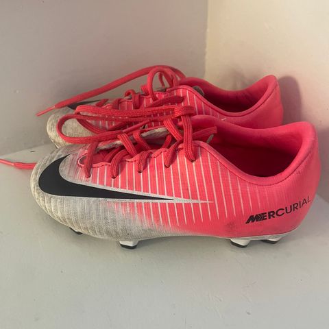 Fotballsko Nike Mercurial str.27