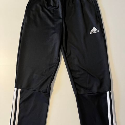 2 ubrukte adidas treningsbukser