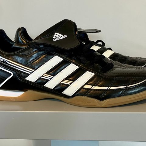 Adidas puntero