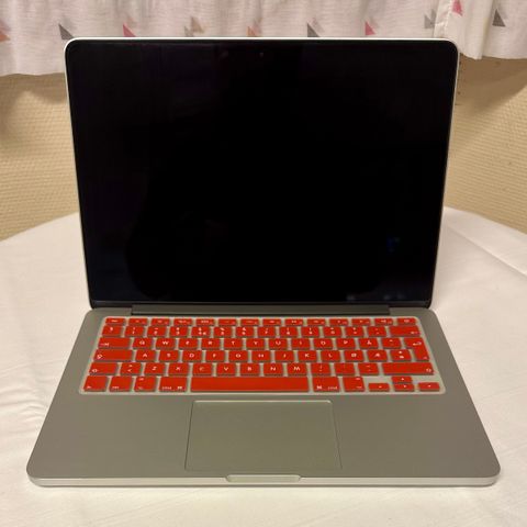 MacBook Pro 13’’ Retina 2013, Intel i7, 8Gb ram, 3,0 GHz, 500Gb SSD.