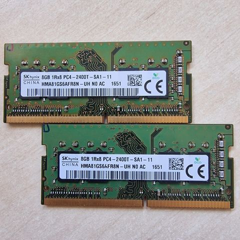 SK Hynix DDR4 16Gb (2x8Gb) PC-2400 SO-DIMM RAM minne