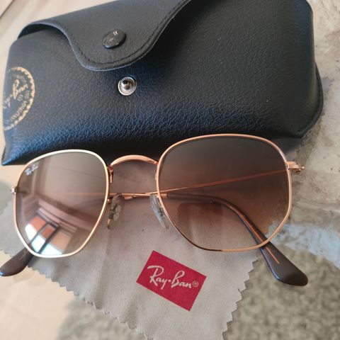 Ray Ban's som nye (ny pris 1800-2100kr)