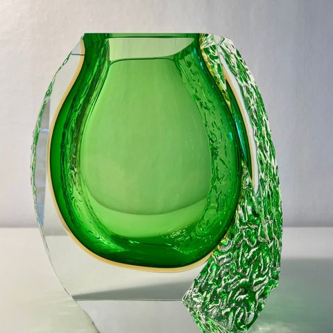 Murano sommerso vase