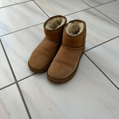 UGG sko/ EU 37/ US 6