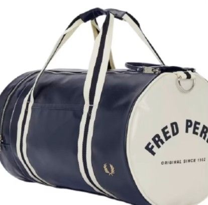 Fred Perry bag (blå) ønskes kjøpt