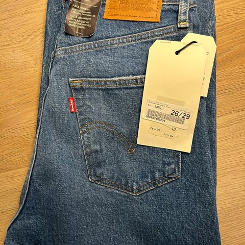 Ny Levi’s jeans i str 26/29