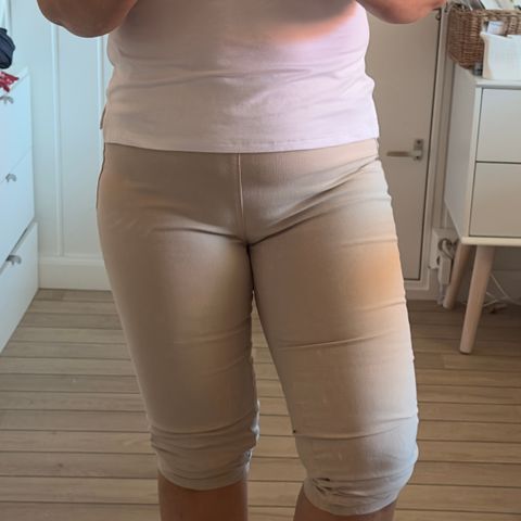 Beige, elastiske, beige knelange shorts/bukser