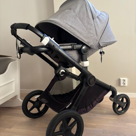 Bugaboo fox 2 m/ligge- og sittedel (+tilbehør)