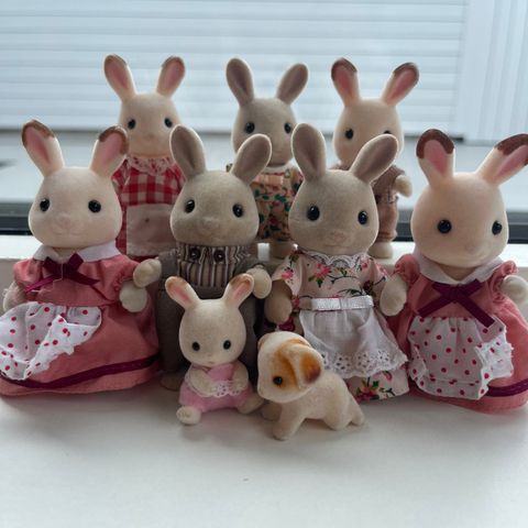 Sylvanian Family med flere hus og tilbehør.