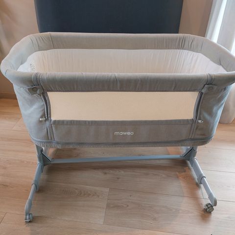 Pent brukt Moweo bedside crib