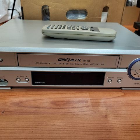 VHS/ Video spiller med 6 hoder stereo, NTSC og Pal spiller