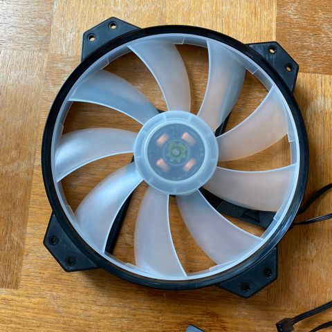 Cooler Master 200mm RGB vifte