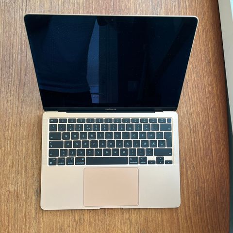 Lite brukt MacBook Air M1 i rose gold