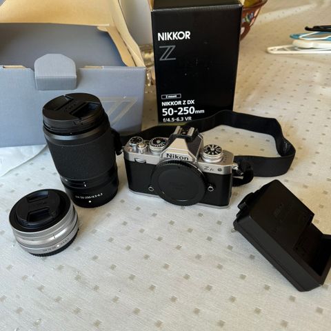 Nikon ZFC 16-50 SL Kit + Nikkor Z DX 50-250mm F/4.5-6.3 VR