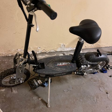 Elscooter /sparkesykkel med sete