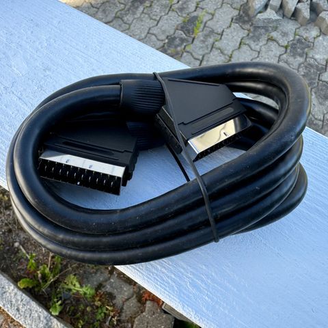 Scart kabel : Ubrukt, selges rimelig