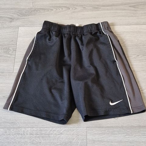 Svart nike shorts