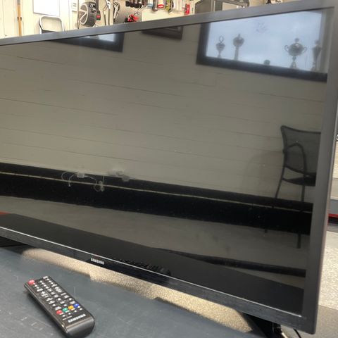 Samsung TV 32 tommer selges 500kr