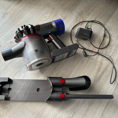 Dyson V8 (lader ikke)