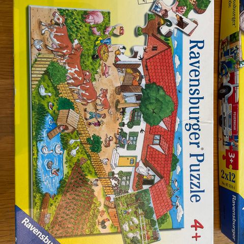 Ravensburger Puzzle 2 stk. Bondegård og brannbil og politi.