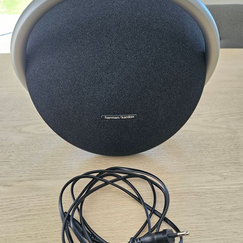 Harman Kardon Onyx studio 8