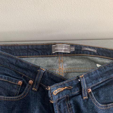 Jeans Dressmann 34/32 regular fit mørkeblå