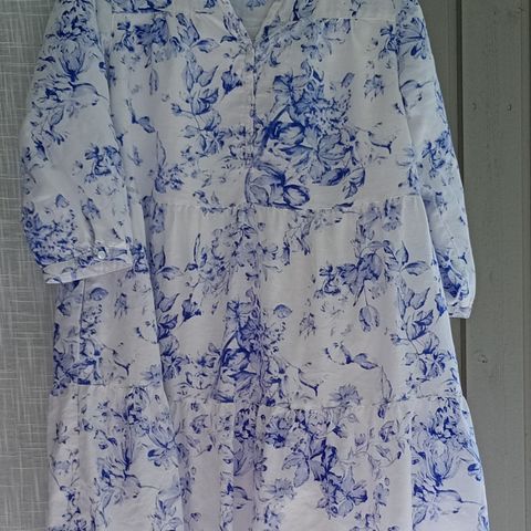 👗Jean Paul kjole modell "Louise printed linen dress" i str L, Selges kr 300,-