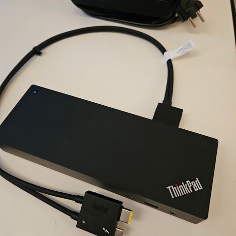 ThinkPad Thunderbolt 4 WorkStation Dock - Dokkingstasjon