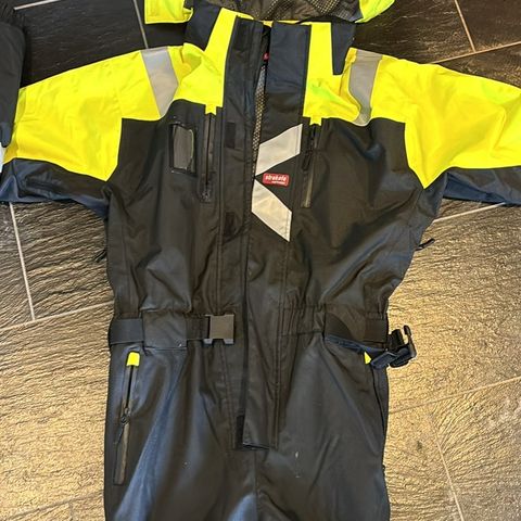 Aquapro Skallkjeledress