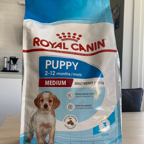 Uåpnet sekk med Royal Canin Puppy medium