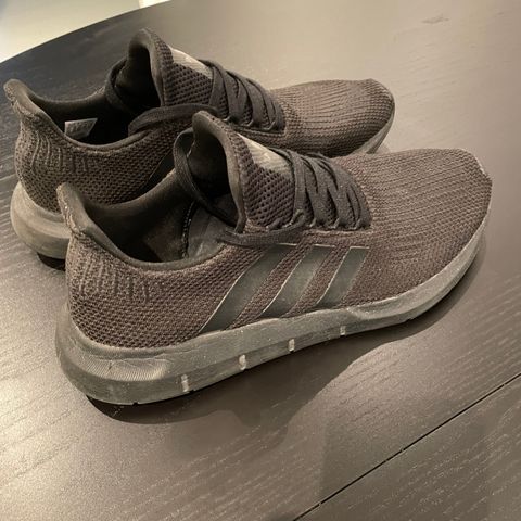 Adidas Swift Run 46